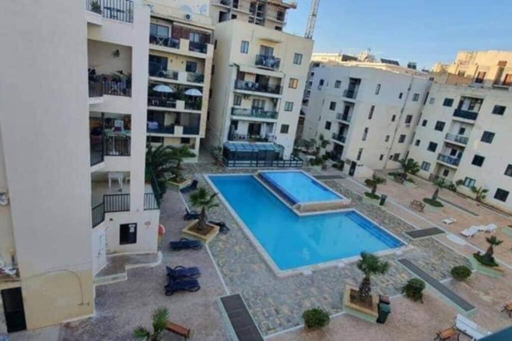 Deluxe Apartment With Pool In The Heart Of St Pauls Bay Сейнт Полс Бей Екстериор снимка