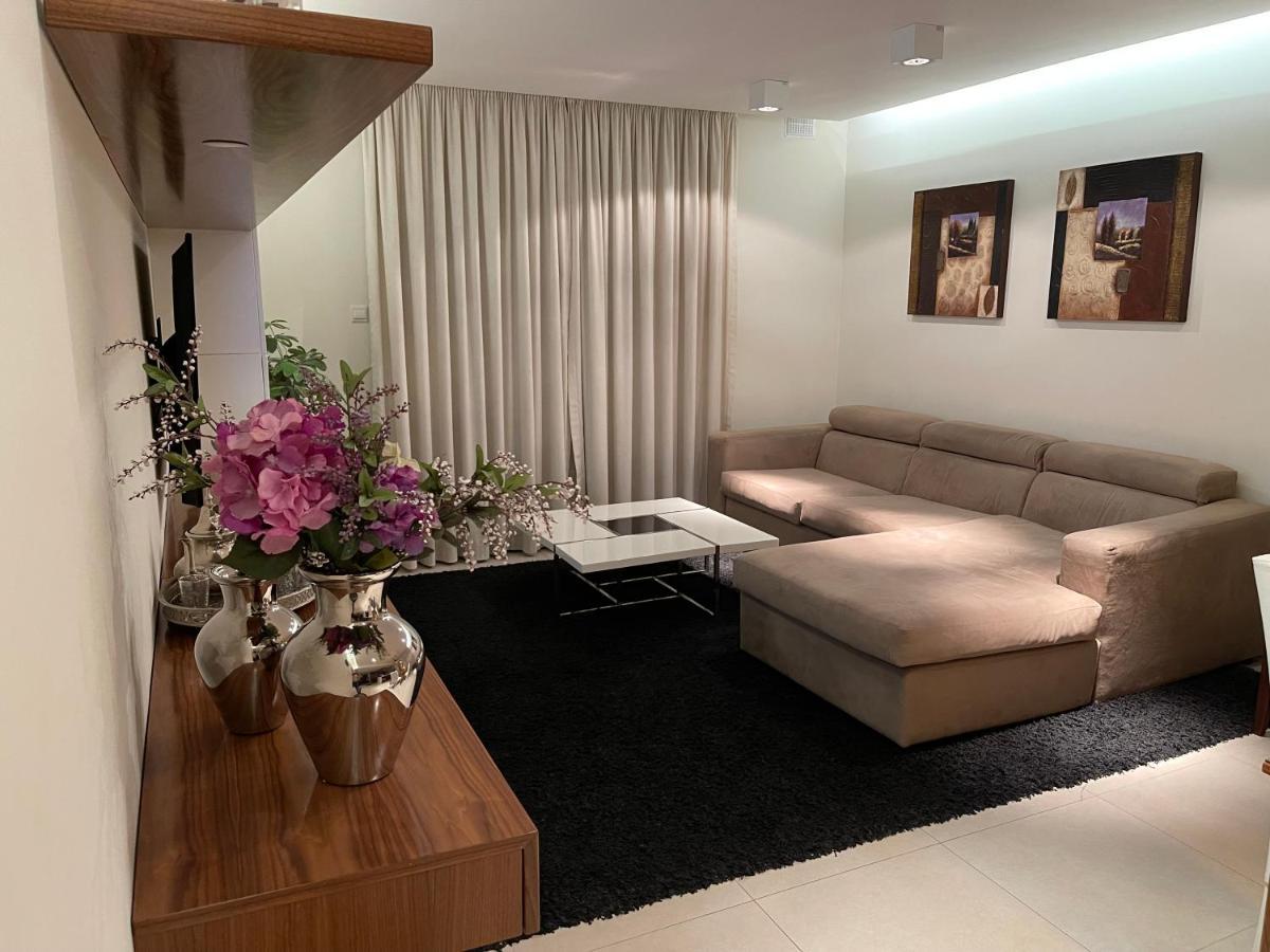 Deluxe Apartment With Pool In The Heart Of St Pauls Bay Сейнт Полс Бей Екстериор снимка