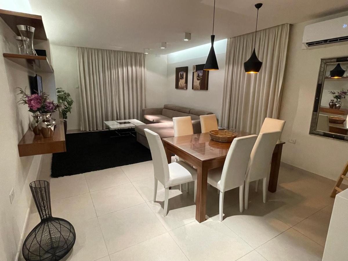 Deluxe Apartment With Pool In The Heart Of St Pauls Bay Сейнт Полс Бей Екстериор снимка