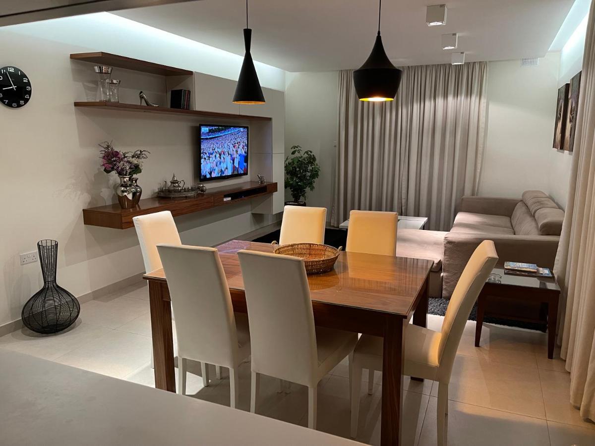Deluxe Apartment With Pool In The Heart Of St Pauls Bay Сейнт Полс Бей Екстериор снимка
