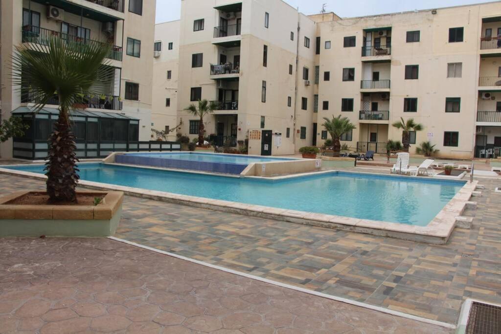 Deluxe Apartment With Pool In The Heart Of St Pauls Bay Сейнт Полс Бей Екстериор снимка